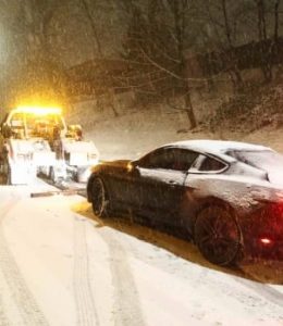 vancouver-snow-bc-storm-car-stuck.jpg